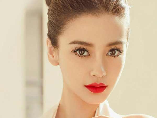 Phụ nữ sở hữu lông mày rậm thường rất cuốn hút