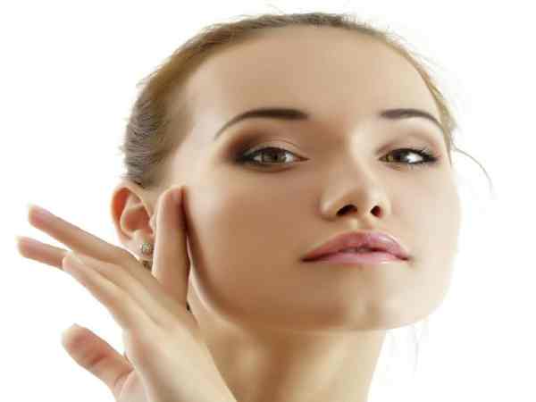 Sự nghiệp phụ nữ cằm chẻ