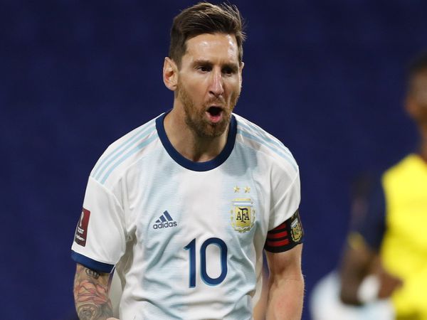 Tin bóng đá trưa 9/10: Messi lập công ở vòng loại World Cup