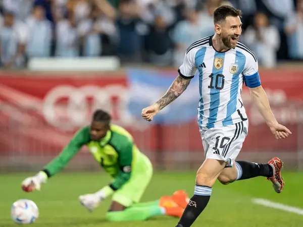 Tin bóng đá trong nước 21/11: Hoàng Đức muốn trao giải cho thần tượng Messi