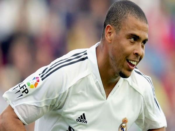 Ronaldo Nazário là 1 trong những cầu thủ nổi tiếng Brazil