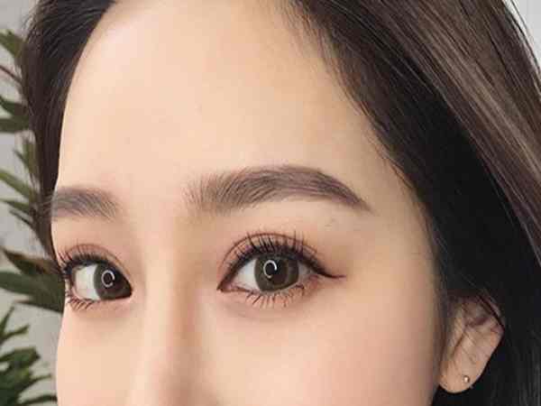Đặc điểm nhận dạng dáng lông mày ngang