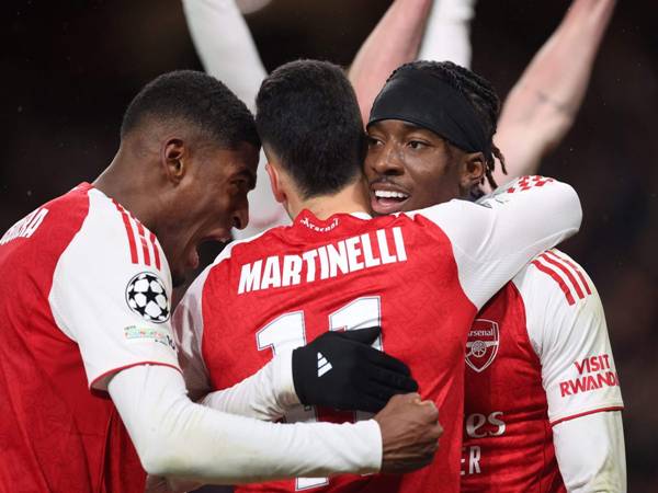 Sự cạnh tranh lành mạnh đưa Arsenal lên đỉnh phong độ